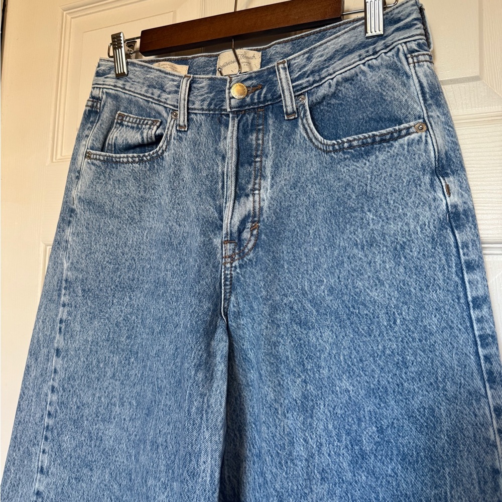 Universal Thread Mid-Rise Super Jeans Wide Leg Jeans - Picture 4 of 10